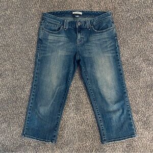 Aeropostale Women's Medium Wash Jean Capris